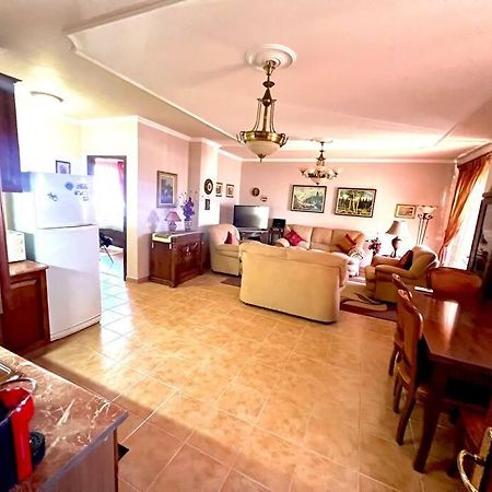 Central Tirana Flat Near Bazaar ภายนอก รูปภาพ