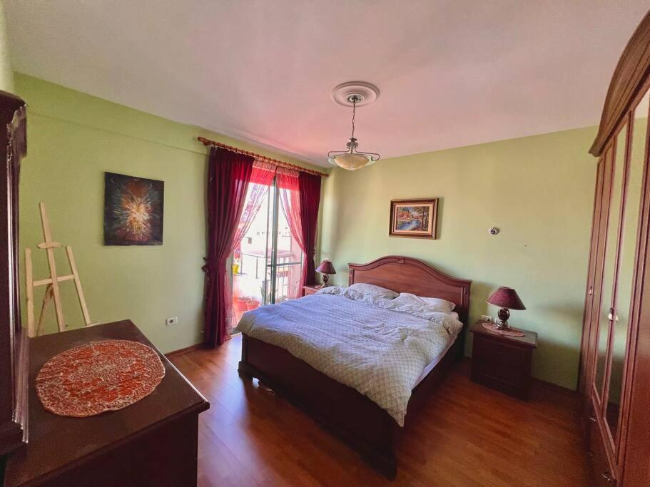 Central Tirana Flat Near Bazaar ภายนอก รูปภาพ