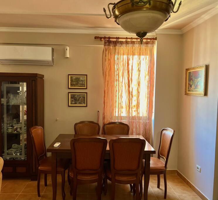 Central Tirana Flat Near Bazaar ภายนอก รูปภาพ