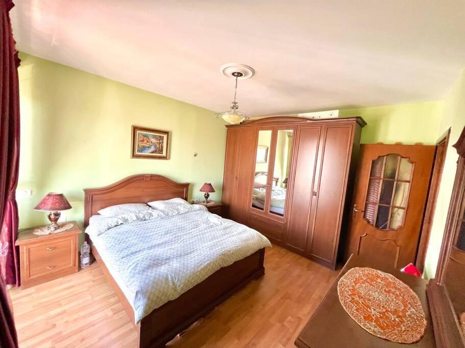 Central Tirana Flat Near Bazaar ภายนอก รูปภาพ