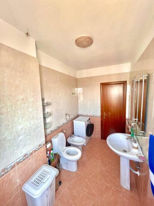 Central Tirana Flat Near Bazaar ภายนอก รูปภาพ